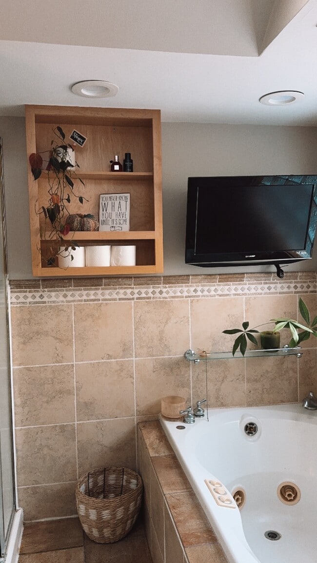 Photo - Foxhall Court Unit 1