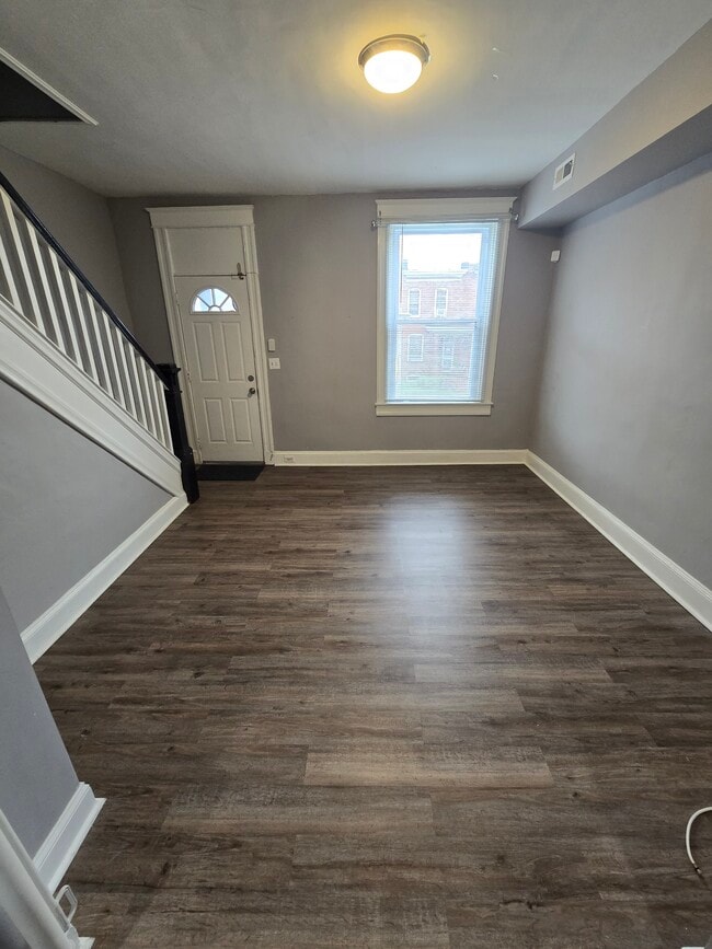 Photo - 3027 Kenyon Ave Townhome