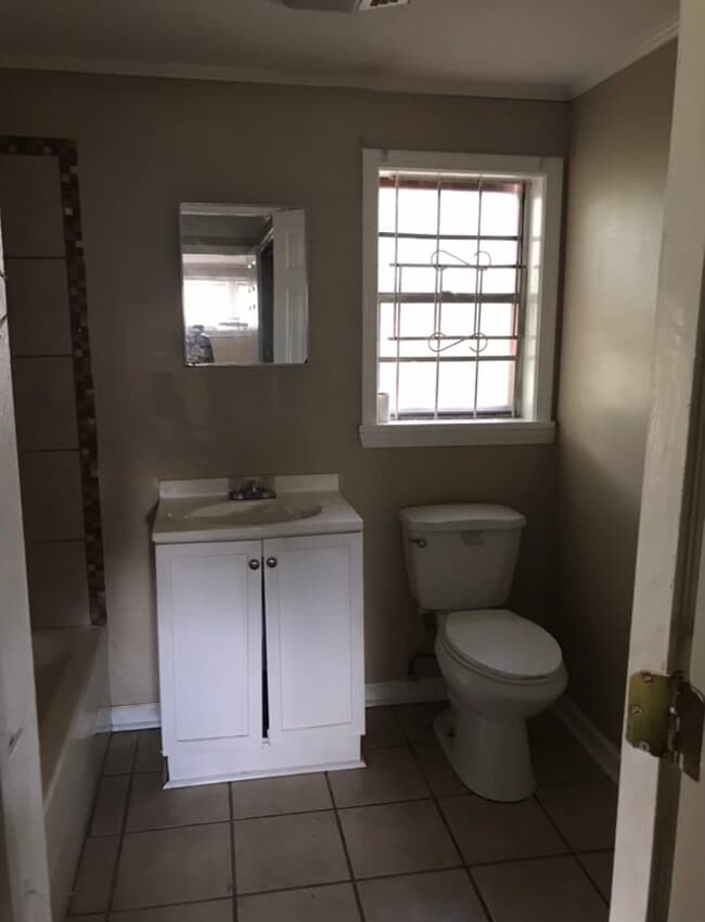 Photo - 447 Atkinson St Unidad A