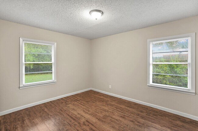 Photo - 410 22nd Ave N