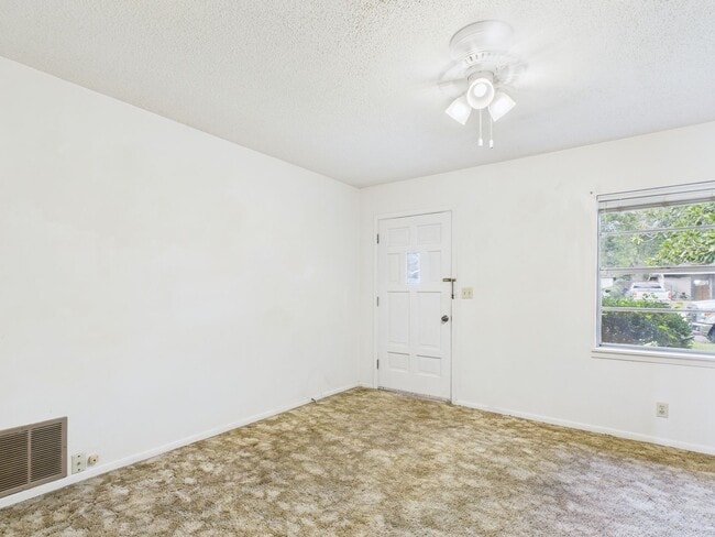 Photo - 311 W Nimitz St