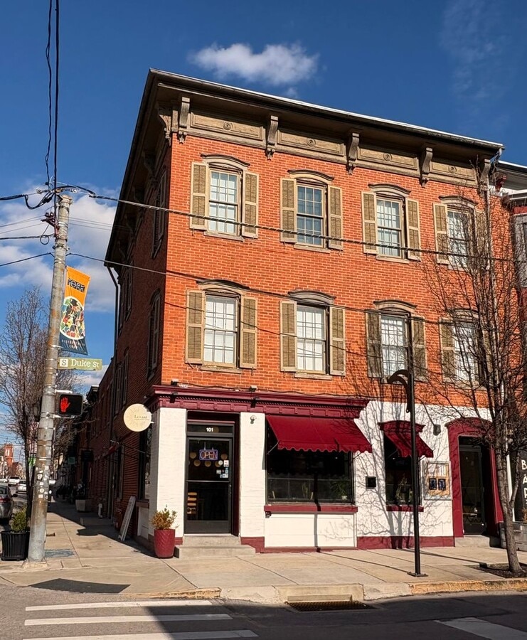 Photo - 102 E King St Unit 102 E King St  3