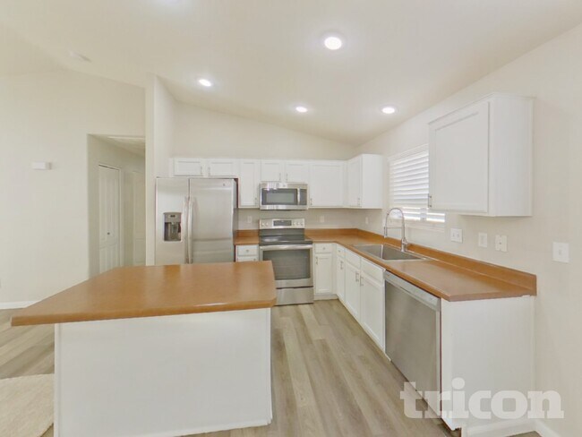 Photo - 22671 Scott Dr