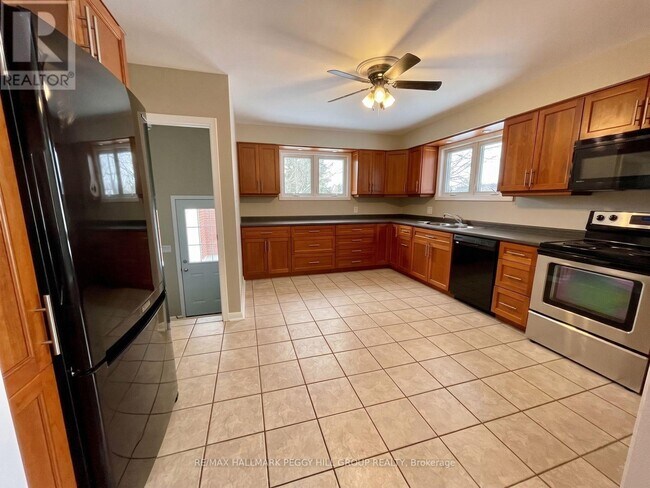 Photo - 1043 Penetanguishene Rd