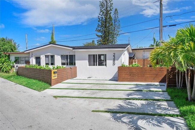 Photo - 2380 NE 137th St Unit RIGHT