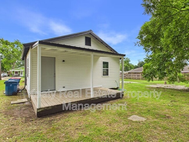 Photo - 908 St Charles St