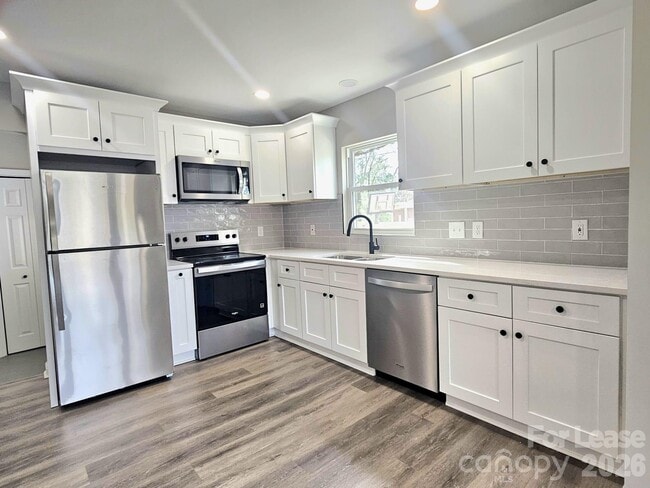 Photo - 2900 Enfield Rd