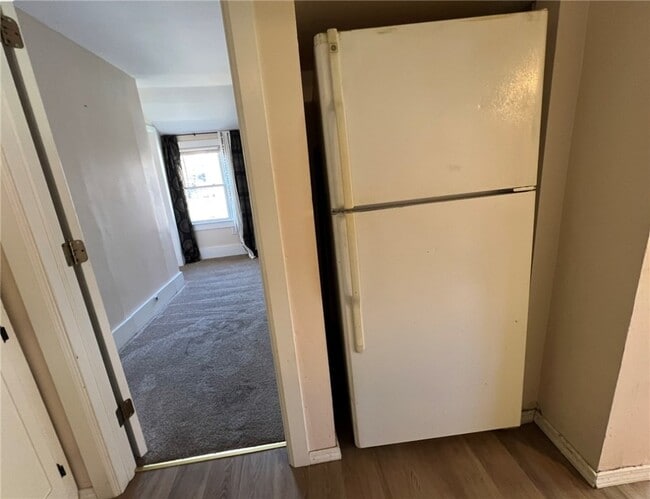 Photo - 404 Perry St