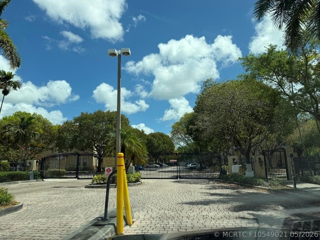 Photo - 130 Jacaranda Country Club Dr