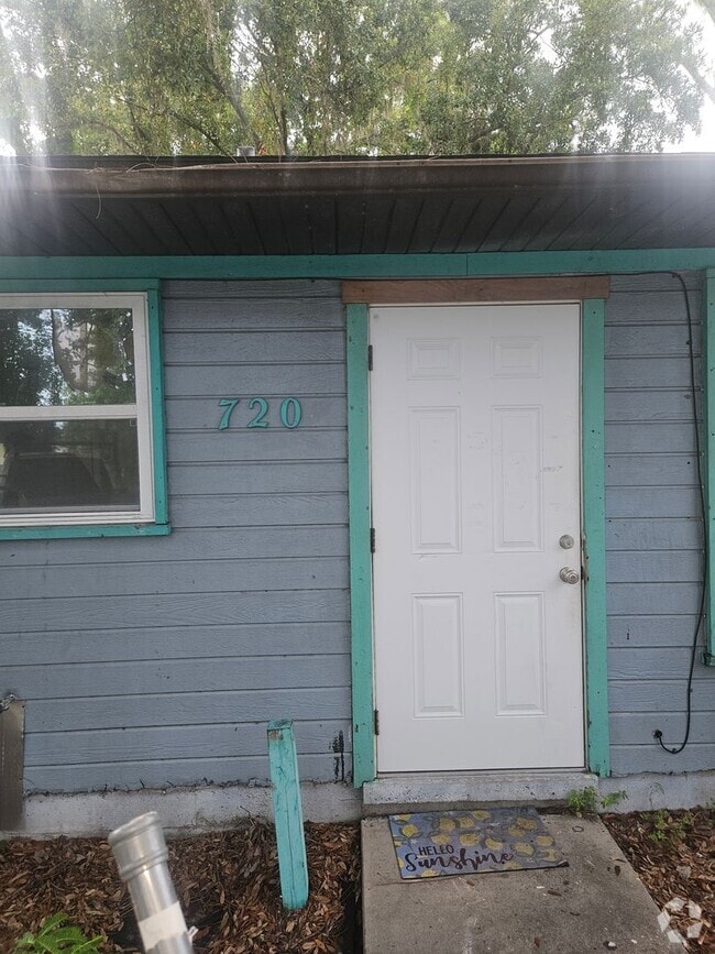 Building Photo - 2/1 DUPLEX Rental