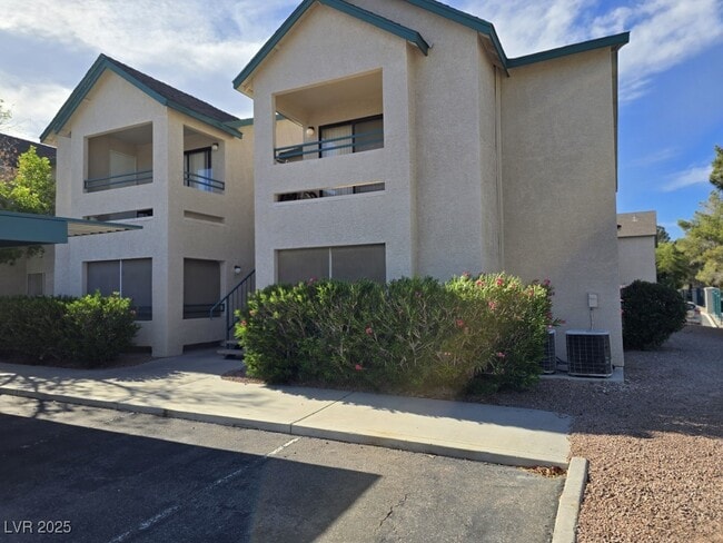 Photo - 5111 S Lindell Rd Unidad 104 Rental