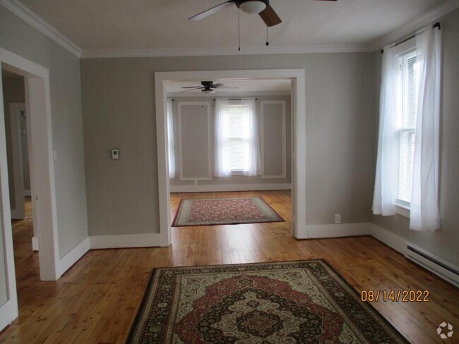 Building Photo - 126 Main St Rental