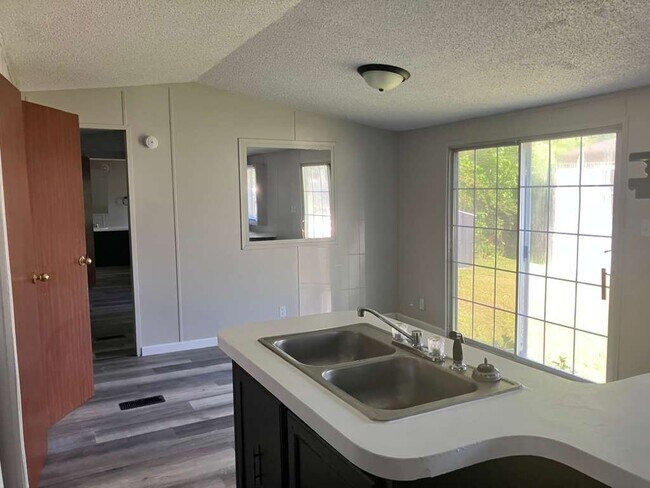 Photo - 38 Deerwood Park