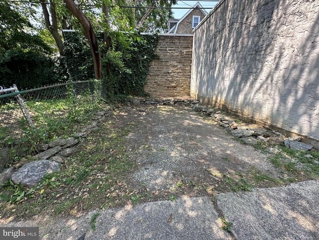 Photo - 3323 Tilden St