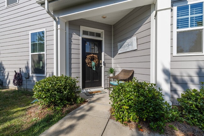 Photo - $2,595 - 3 Bedroom 2.5 Bathroom Townhouse ...