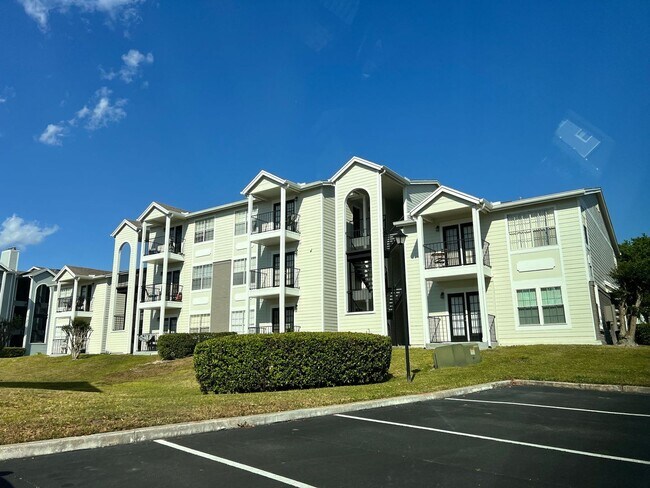 Photo - 2550 N Alafaya Trail Unit 2550 N. Alafaya Trl 4302