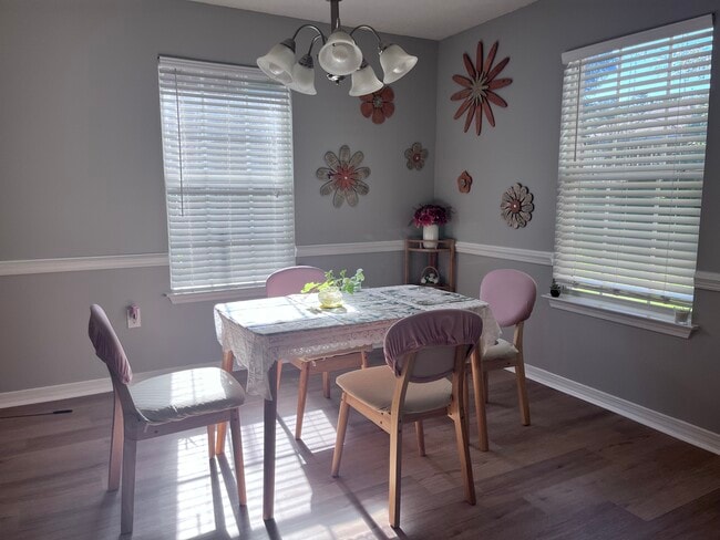 Photo - 7520 Avery Ln