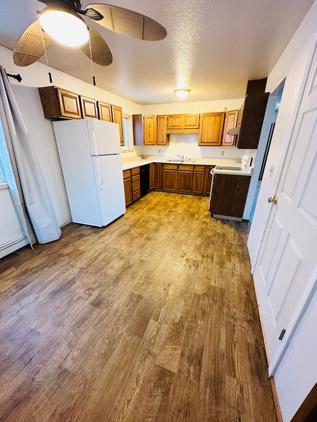 Photo - 4th Ave - 910/908/908B Unit 910