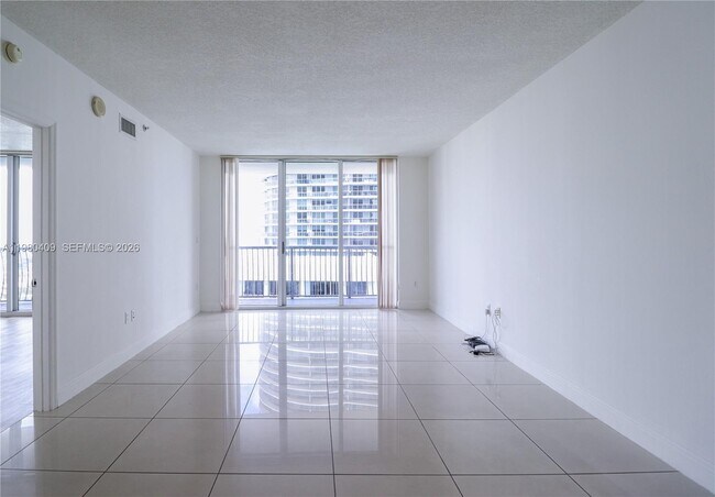 Photo - 1750 N Bayshore Dr Unit 3909