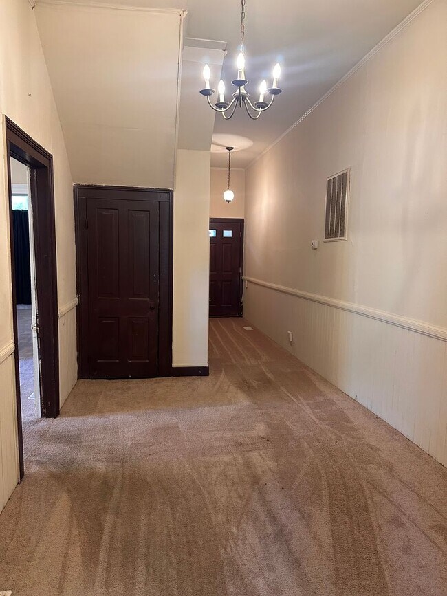 Photo - 310 E Granville St Unidad 2