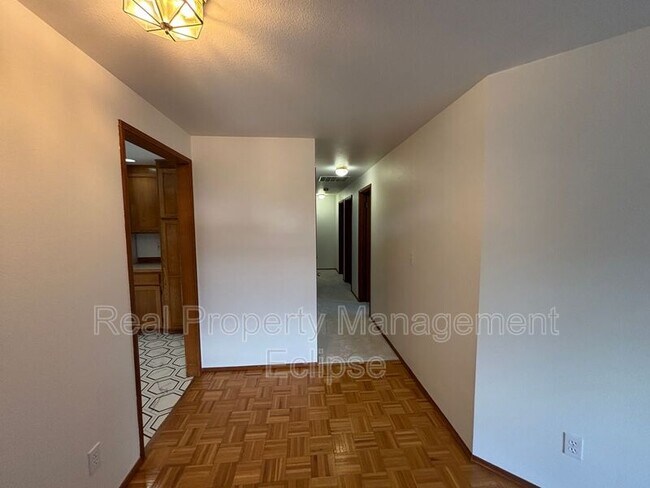 Photo - 3022 Russell Way Unit #B
