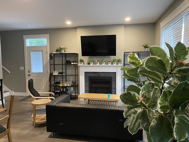 Photo - 1801 Hallen Ave Unit 1