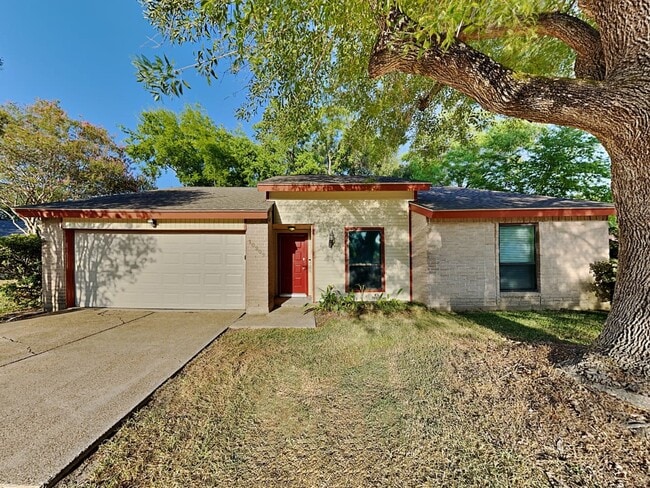 Building Photo - 10202 Staghill Dr