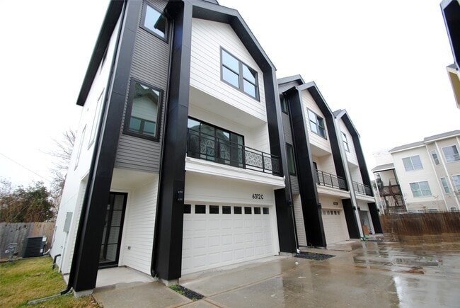 Photo - 6312 Illinois St