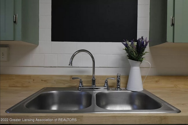 Photo - 504 N Walnut St