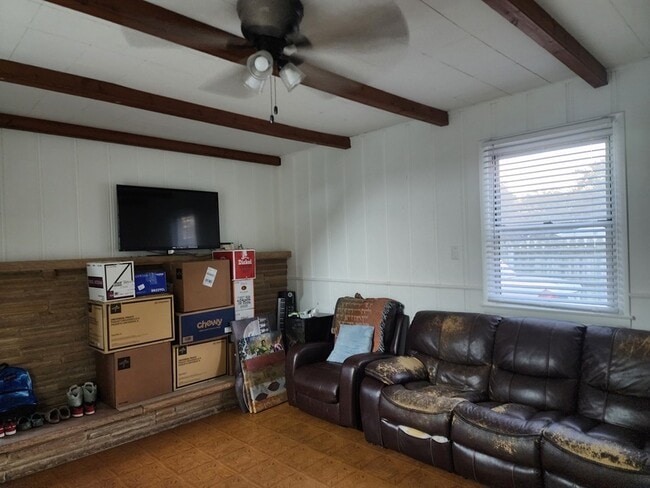 Photo - 910 Bragg Cir