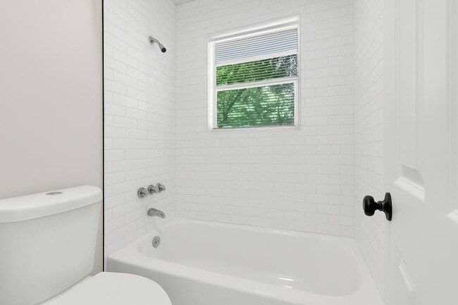 Photo - 4829 Bradford Dr