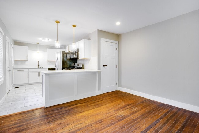 Photo - 4225-27 Crittenden Avenue Unidad 4227