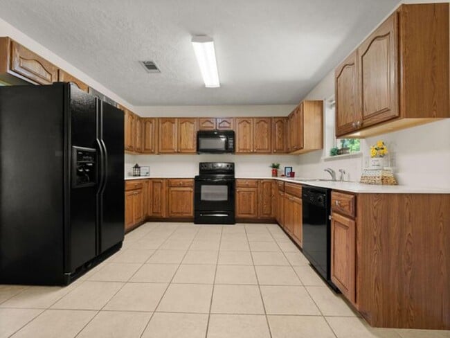 Photo - 122 Mayhaw St