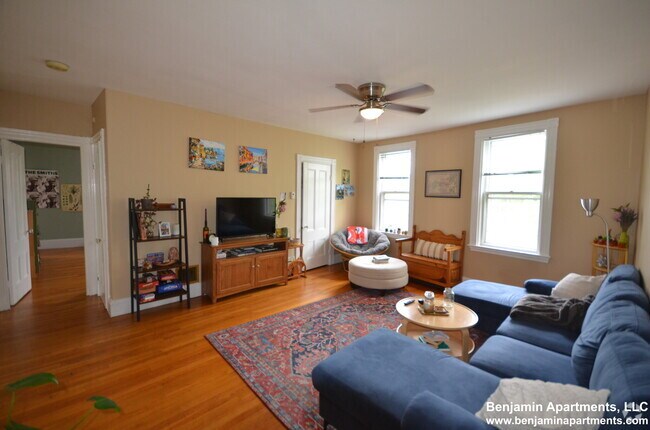 Building Photo - 234 Cypress St Unit 3 Rental