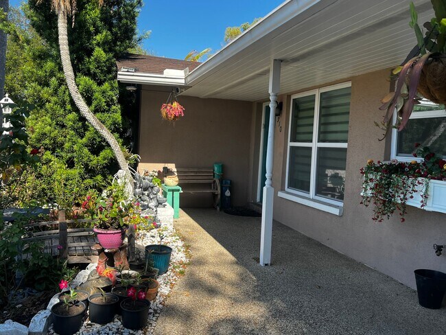 Photo - 310 15th Ave SW