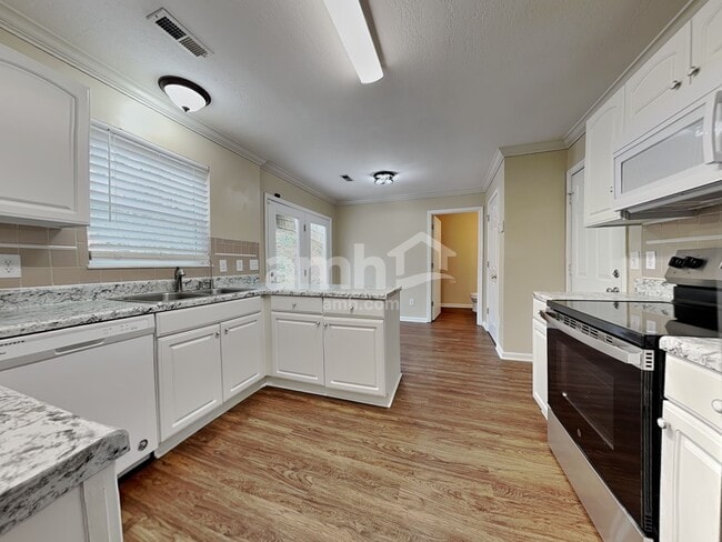 Photo - 1405 Randall Park Dr