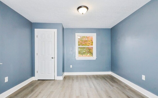 Photo - 1188 Spring St