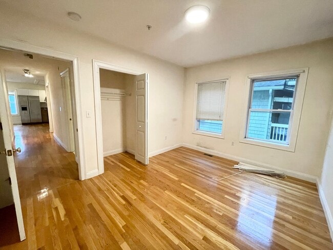 Photo - Mission Hill 4bed / 1bath for September 2026