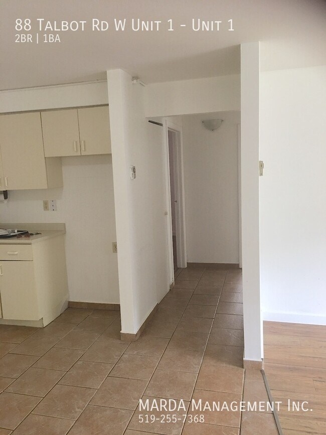 Photo - COZY 2 BED/1 BATH APT IN WHEATLEY + HYDRO & WATER Unité 1