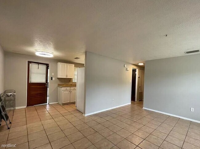 Photo - 3 br, 3 bath House - 2890 Creekbend Drive