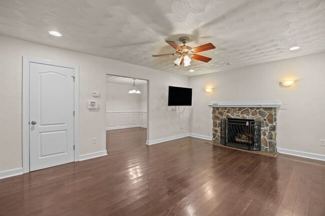 Photo - Beautiful Spacious Home for Rent in Norfolk!