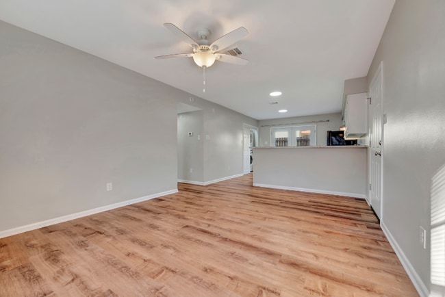 Photo - 306 Powers St Unidad C