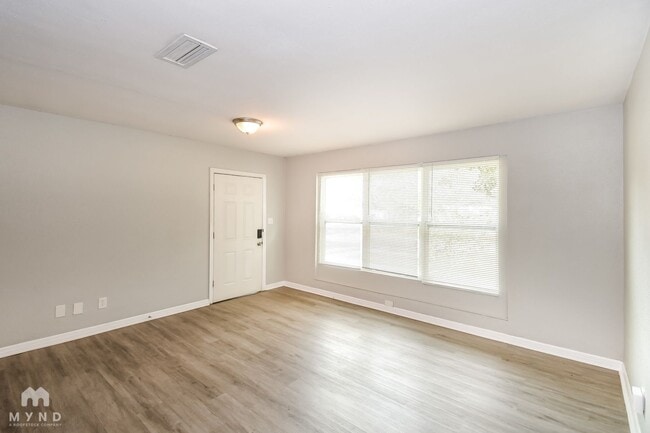 Photo - 214 N Whitney St