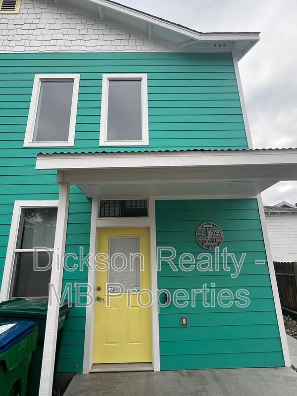 Building Photo - 263 Thoma St Rental