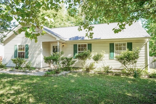 Building Photo - Wonderful 3 Bedroom Raleigh Ranch Home