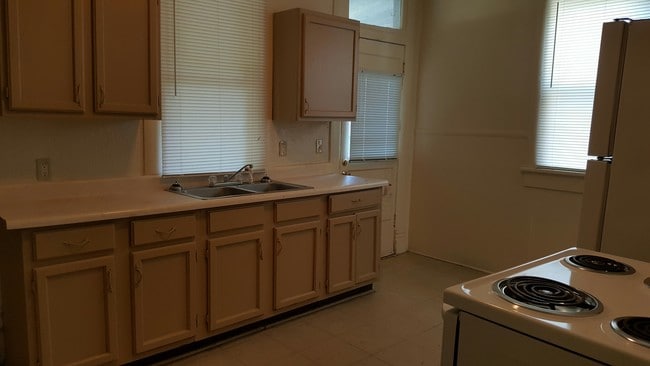 Photo - Eugene Field Apartments