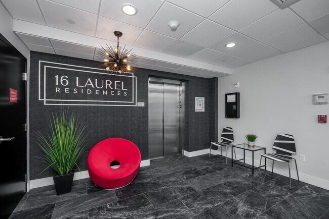 Building Photo - 16 Laurel St