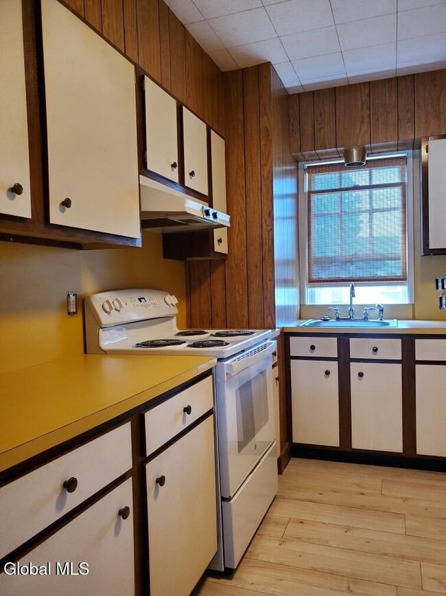 Photo - 1058 Washington Ave Unit 2