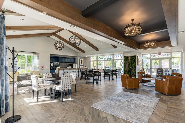Lake Club