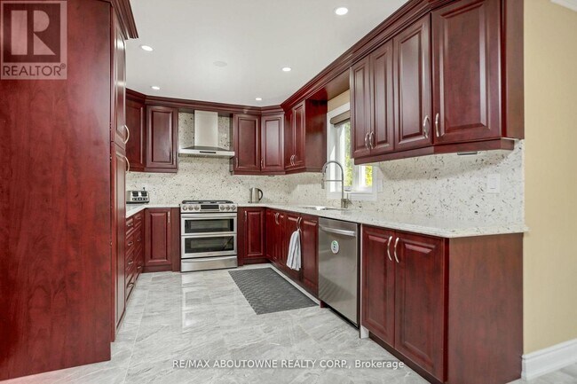Photo - 2235 Grenville Dr